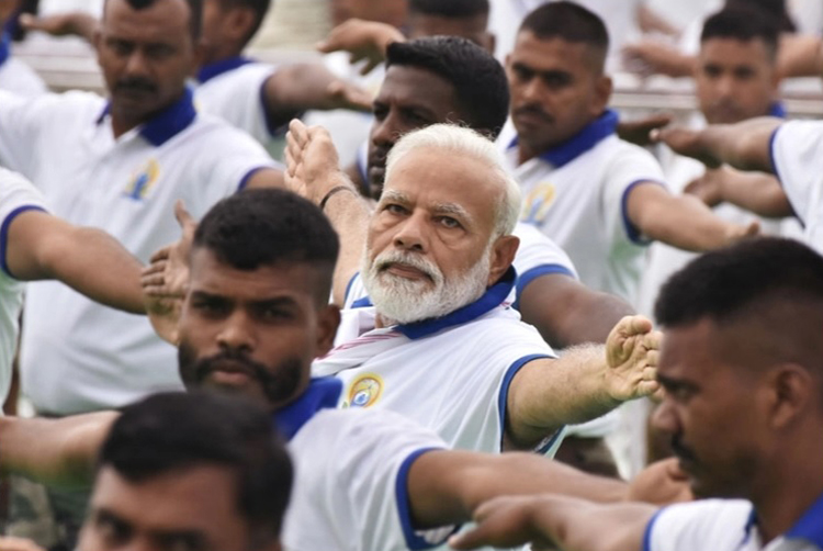 Thủ tướng Ấn Độ ca ngợi yoga trong điều trị COVID-19