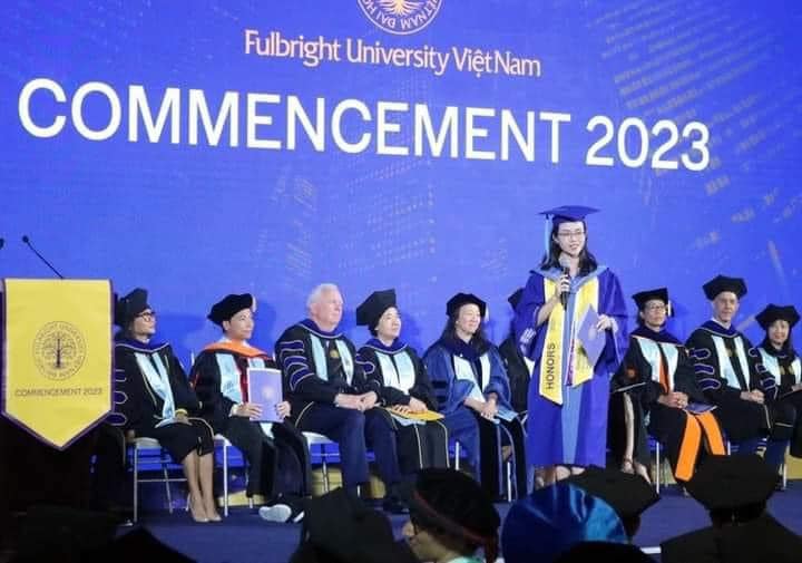 ĐẠI GỌC FULBRIGHT: CẢNH GIÁC KHÔNG THỪA