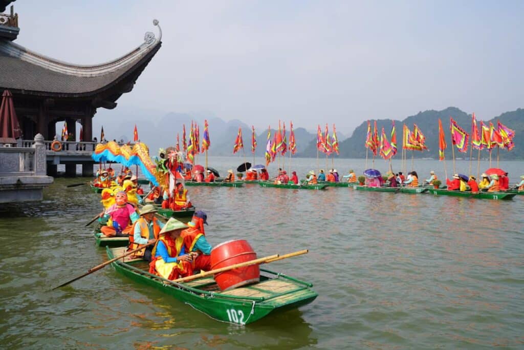 VẤN ĐỀ HÔM NAY: SỰ ĐE DOẠ ĐẾN BIÊN CƯƠNG VĂN HOÁ - TƯ TƯỞNG CỦA DÂN TỘC.