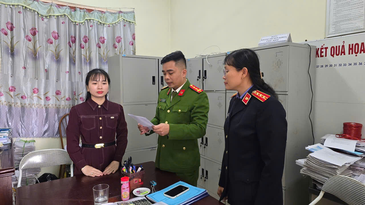 LỚP VỎ "ĐẢNG VIÊN" VÀ CÔNG NGHỆ "HÔ BIẾN" BỆNH ÁN TẠI HƯNG YÊN 1 LỚP VỎ "ĐẢNG VIÊN" VÀ CÔNG NGHỆ "HÔ BIẾN" BỆNH ÁN TẠI HƯNG YÊN