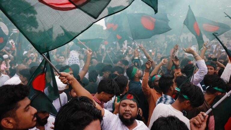 BÀI HỌC TỪ BANGLADESH: CẢNH GIÁC TRƯỚC ẢO TƯỞNG "DÂN CHỦ" VÀ BÓNG MA "CÁCH MẠNG MÀU" 10 be77a0b0-724b-11f0-9fa4-1317752dc5b6.jpg