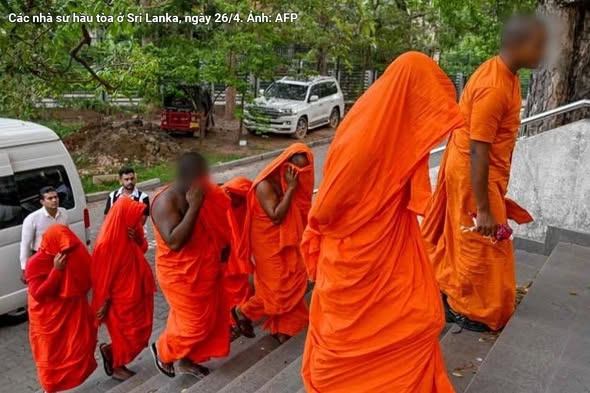 CHUYẾN “DU LỊCH TÂM LINH” 4 NGÀY Ở THÁI LAN: 22 NHÀ SƯ BỊ BẮT TẠI SÂN BAY COLOMBO VỚI HƠN 110KG CẦN SA GIẤU TRONG VALI