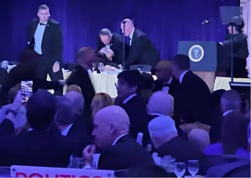 BÊN TRONG VỤ ÁM SÁT HỤT TRUMP: "KHÁCH MỜI" MANG SÚNG LỌT QUA AN NINH KHÁCH SẠN HILTON, THOÁT CHẾT RỒI... BÁN BẤT ĐỘNG SẢN