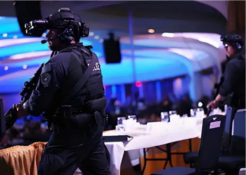 BÊN TRONG VỤ ÁM SÁT HỤT TRUMP: "KHÁCH MỜI" MANG SÚNG LỌT QUA AN NINH KHÁCH SẠN HILTON, THOÁT CHẾT RỒI... BÁN BẤT ĐỘNG SẢN