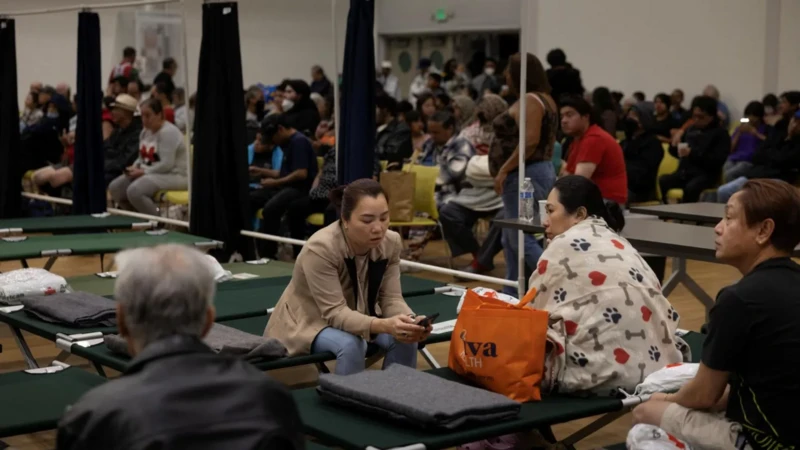 THẢM HỌA HÓA CHẤT RÌNH RẬP TẠI LITTLE SAIGON: 40.000 NGƯỜI MỸ GỐC VIỆT THÁO CHẠY, BANG CALIFORNIA BAN BỐ TÌNH TRẠNG KHẨN CẤP 2 THẢM HỌA HÓA CHẤT RÌNH RẬP TẠI LITTLE SAIGON: 40.000 NGƯỜI MỸ GỐC VIỆT THÁO CHẠY, BANG CALIFORNIA BAN BỐ TÌNH TRẠNG KHẨN CẤP